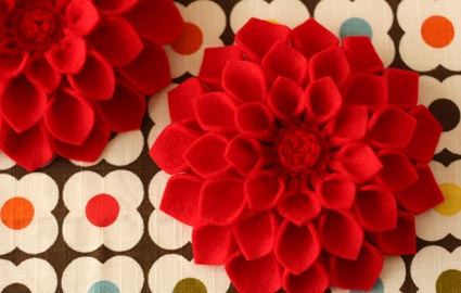 DIY tutorial paso a paso para hacer broche flores de fieltro