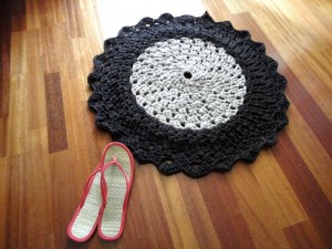 Tutorial para hacer una alfombra de trapillo a crochet